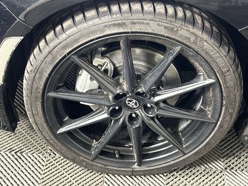 Used 2024 Toyota GR86 Premium RWD image 9