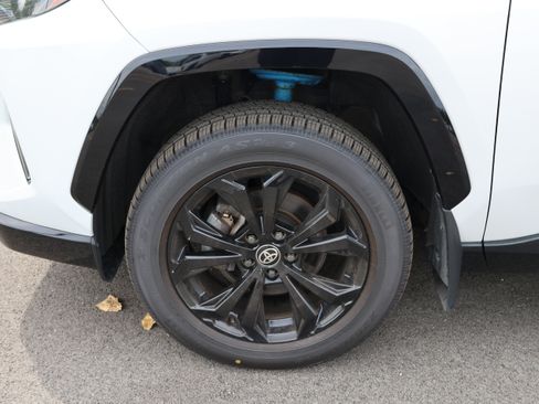 Used 2023 Toyota RAV4 XSE AWD/4WD image 10