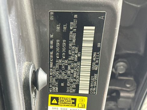 Used 2018 Toyota Highlander SE FWD image 12