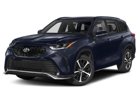 Used 2022 Toyota Highlander XLE AWD/4WD image 4