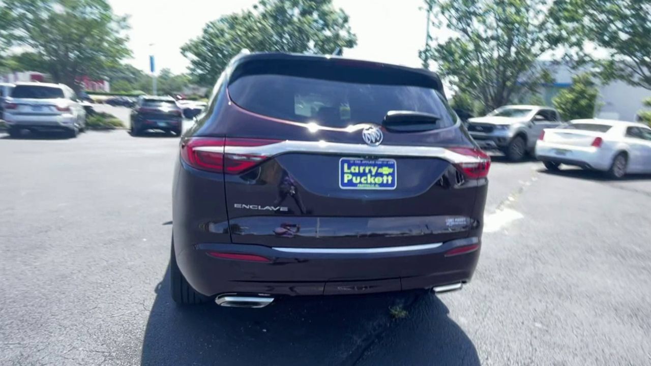 Used 2021 Buick Enclave Avenir w/ Avenir Technology Package FWD image 7