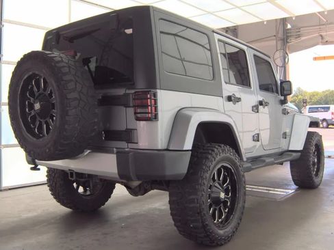 Used 2015 Jeep Wrangler Unlimited Sahara w/ Connectivity Group AWD/4WD image 6