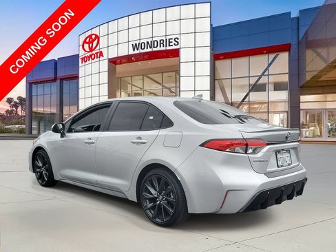Used 2025 Toyota Corolla SE w/ SE Premium Package FWD image 6