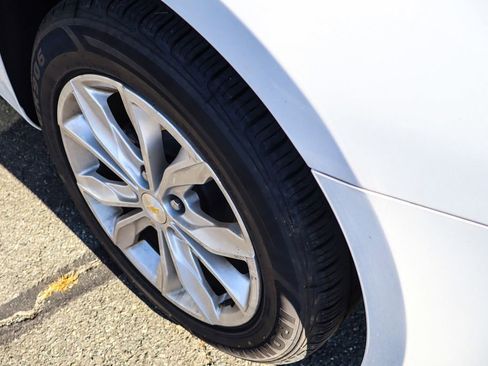 Used 2023 Chevrolet Malibu LT image 40