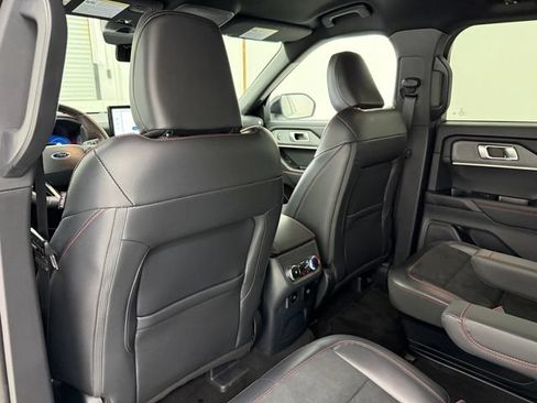 Used 2025 Ford Explorer ST RWD image 30