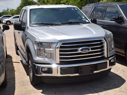 Used 2015 Ford F150 XLT w/ Equipment Group 301A Mid RWD image 4