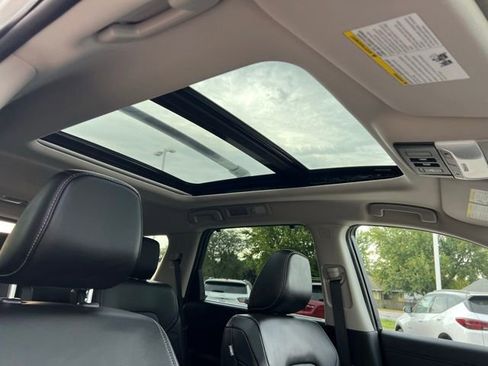 Used 2024 Nissan Pathfinder Platinum image 15