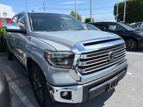 Used 2019 Toyota Tundra Limited w/ Limited Premium Package AWD/4WD image 3