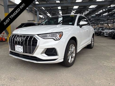 Certified 2023 Audi Q3 2.0T Premium w/ Convenience Package image 1