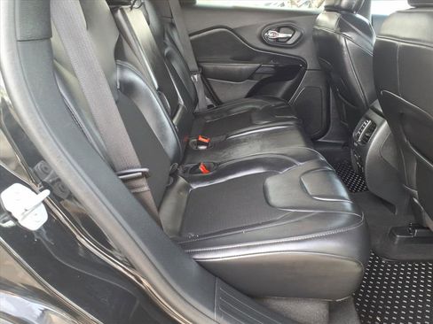 Used 2020 Jeep Cherokee Latitude Plus image 14