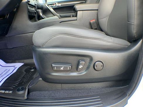 Used 2023 Lexus GX 460 Premium image 12