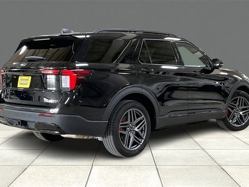 Certified 2025 Ford Explorer ST-Line w/ ST-Line Street Pack image 12