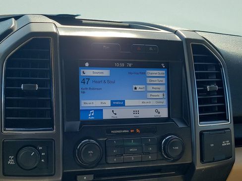 Used 2018 Ford F150 XLT w/ Equipment Group 302A Luxury AWD/4WD image 15