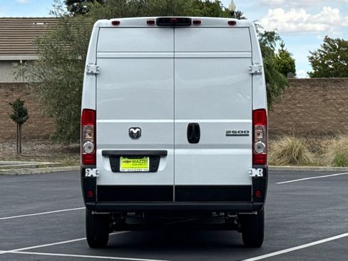Used 2026 RAM ProMaster 2500 w/ Convenience Group FWD image 10