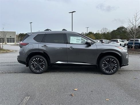 New 2026 Nissan Rogue Platinum image 9