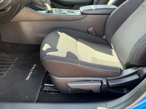 Used 2023 Nissan Sentra SV FWD image 23
