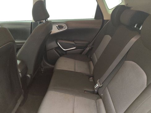 Used 2023 Kia Soul LX w/ LX Technology Package FWD image 18