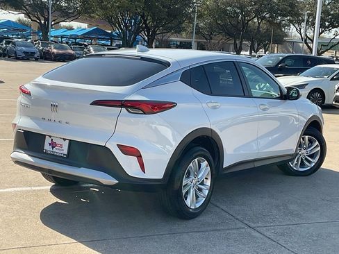 Used 2025 Buick Envista Preferred image 5