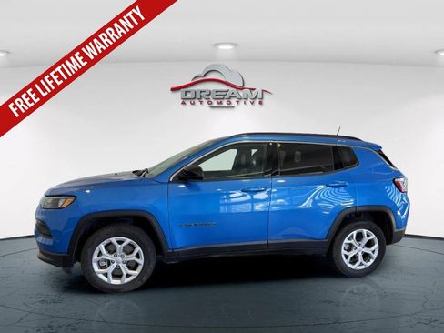 Used 2024 Jeep Compass Latitude AWD/4WD image 16