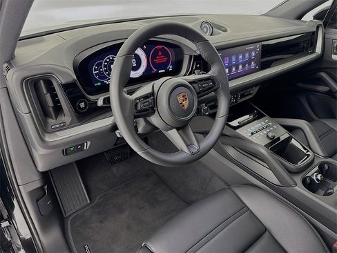 New 2026 Porsche Cayenne image 4