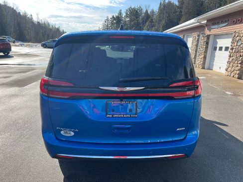 New 2026 Chrysler Pacifica Select image 6