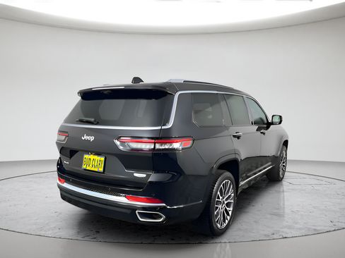 Used 2023 Jeep Grand Cherokee L Summit AWD/4WD image 3