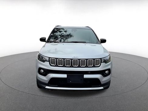 Used 2025 Jeep Compass Limited AWD/4WD image 4