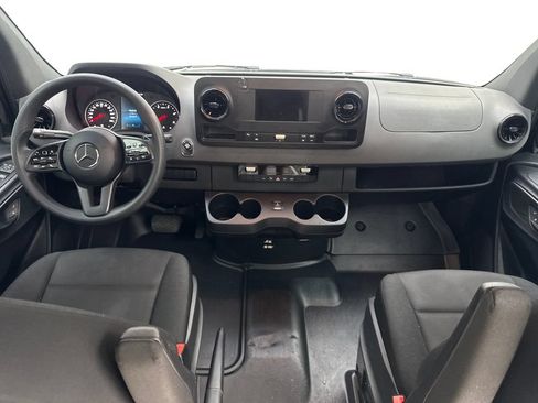 Used 2024 Mercedes-Benz Sprinter 2500 image 43