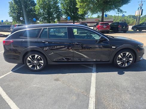 Used 2018 Buick Regal Essence w/ Driver Confidence Package #1 AWD/4WD image 7