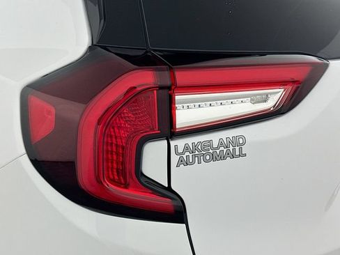 Used 2024 GMC Terrain SLT FWD image 25