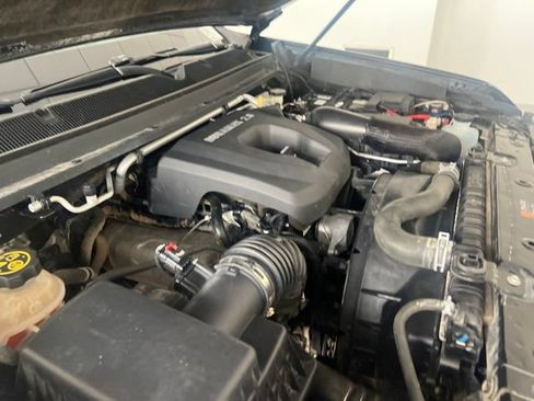 Used 2016 Chevrolet Colorado LT w/ Midnight Edition AWD/4WD image 28