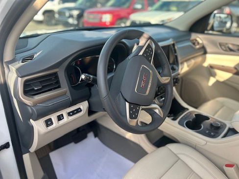 Used 2021 GMC Acadia Denali w/ Denali Technology Package image 14