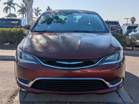 Used 2016 Chrysler 200 Limited image 2