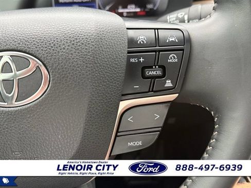 Used 2024 Toyota Crown AWD/4WD image 21