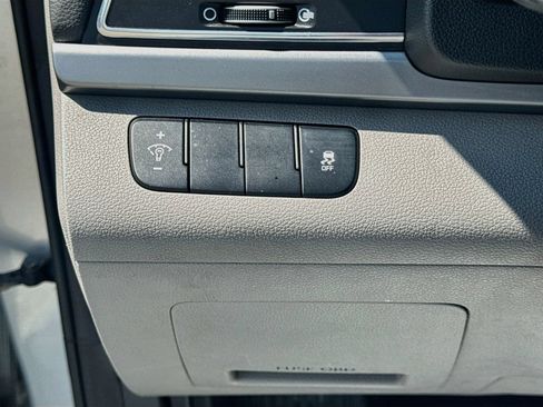 Used 2017 Hyundai Elantra SE FWD image 10