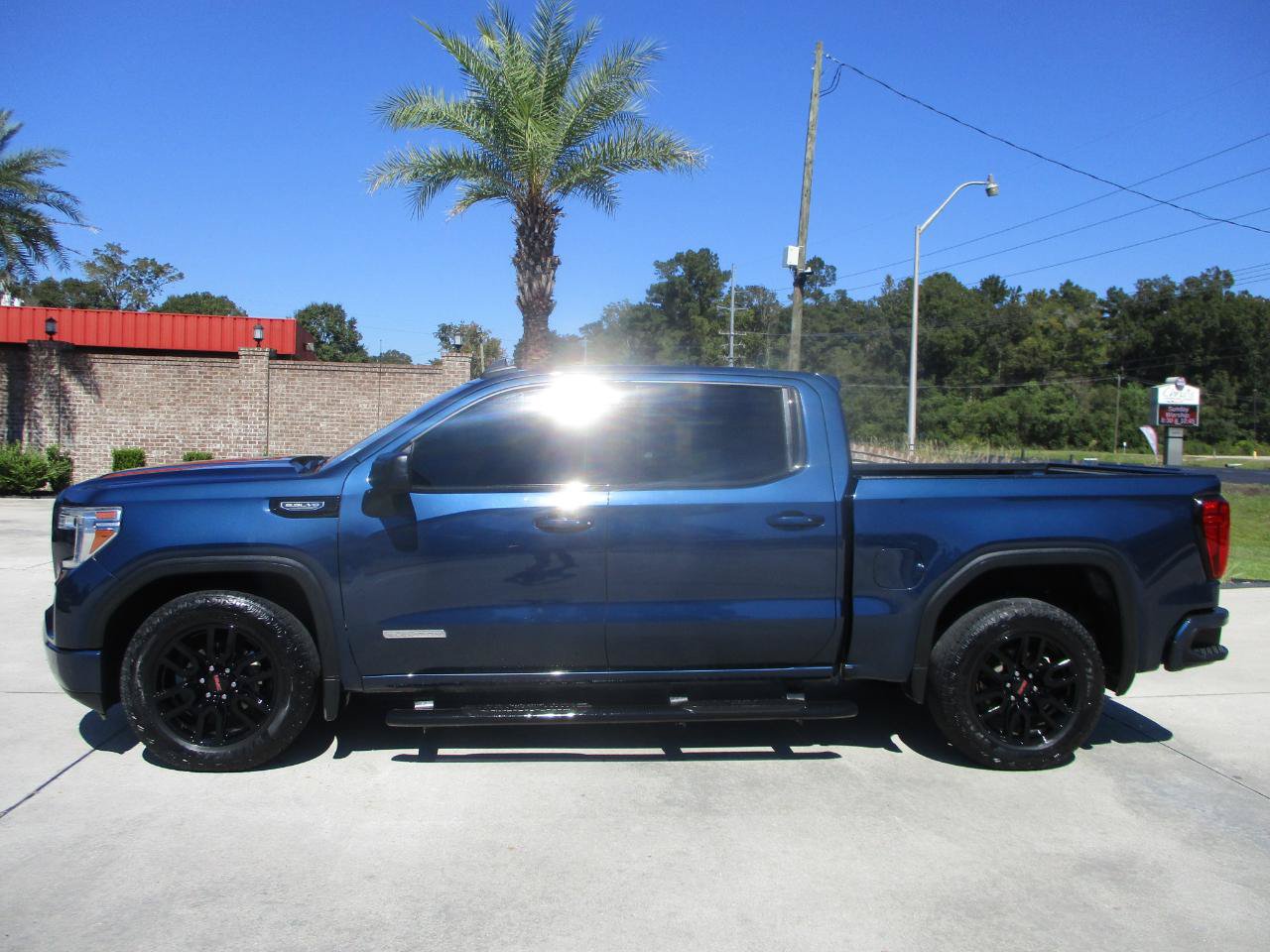 Used 2020 GMC Sierra 1500 Elevation w/ Elevation Value Package RWD image 13