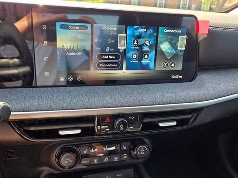 New 2026 Nissan Kicks SV w/ Charging Package FWD image 19