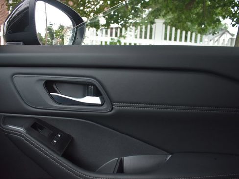 Used 2026 Nissan Rogue SL FWD image 18