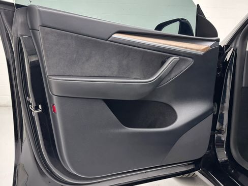 Used 2023 Tesla Model Y Long Range image 23