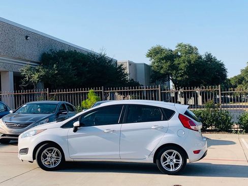 Used 2019 Ford Fiesta SE FWD image 6