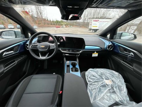 New 2026 Chevrolet Equinox EV LT image 26