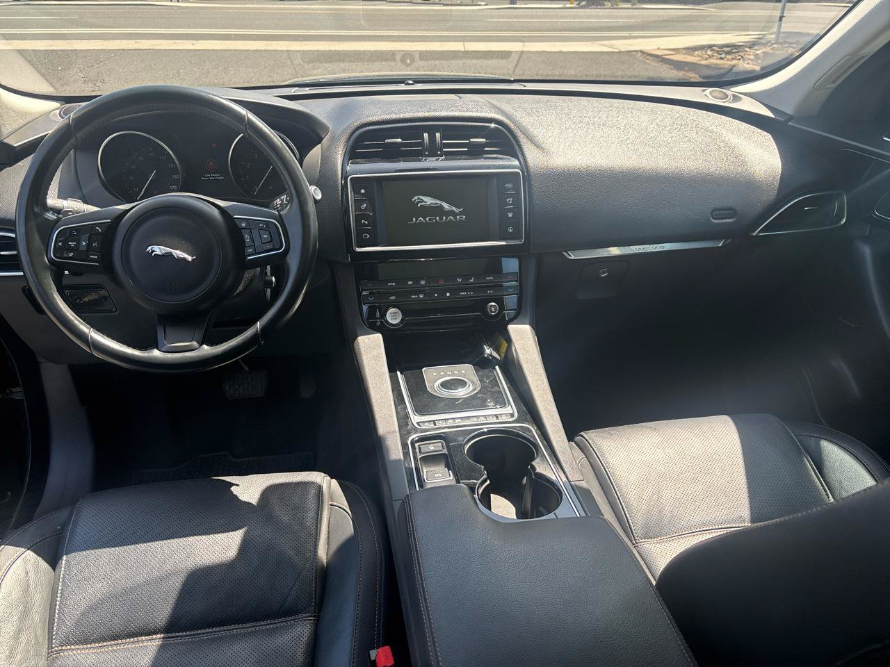 Used 2017 Jaguar F-PACE Prestige AWD/4WD image 12