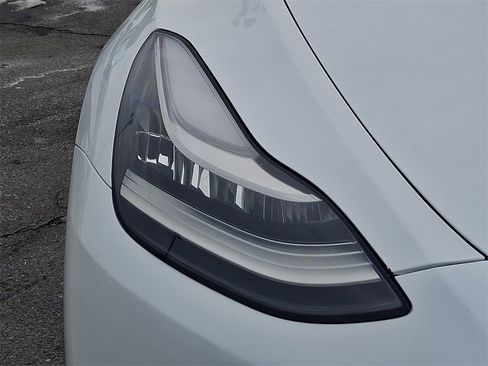 Used 2023 Tesla Model Y Long Range image 11