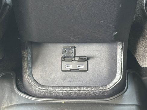 Certified 2024 Toyota Highlander XLE FWD image 32