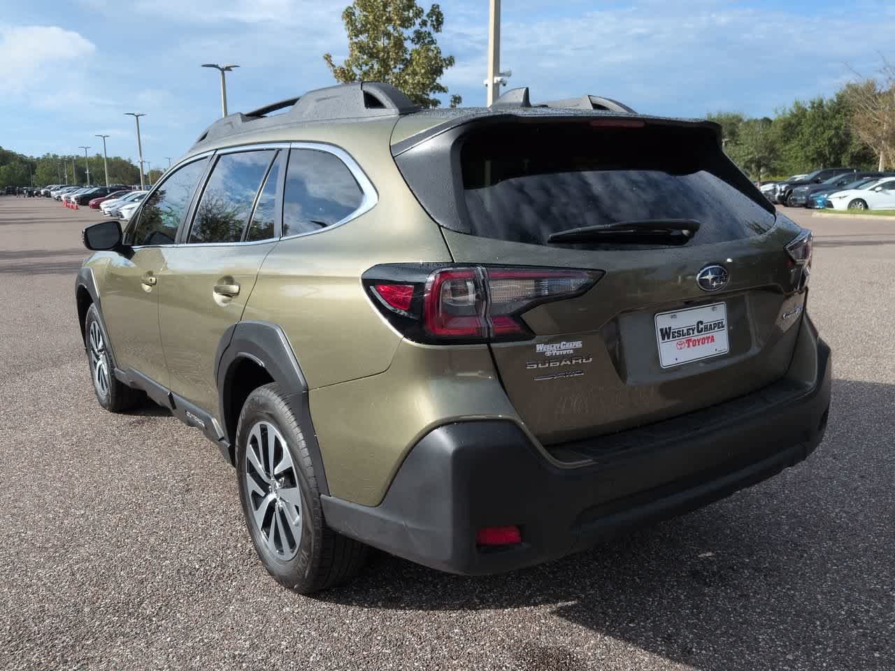 Used 2024 Subaru Outback Premium AWD/4WD image 4