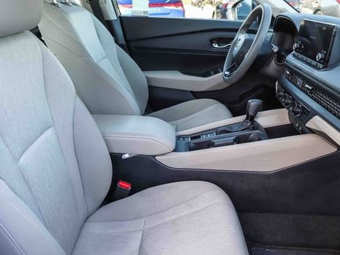 Certified 2023 Honda Accord EX image 18