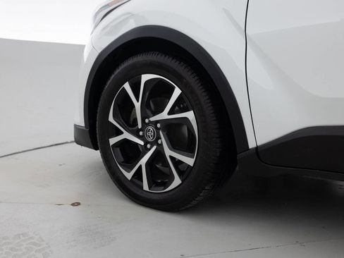Used 2018 Toyota C-HR XLE image 17