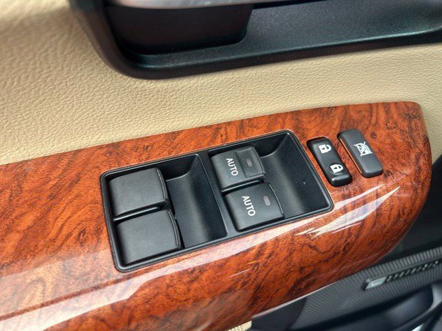 Used 2020 Toyota Sequoia Platinum RWD image 17