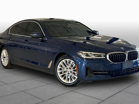 Used 2023 BMW 530i w/ Convenience Package RWD image 2