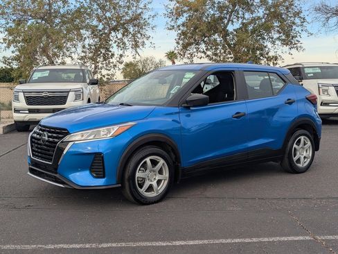 Certified 2021 Nissan Kicks S image 2